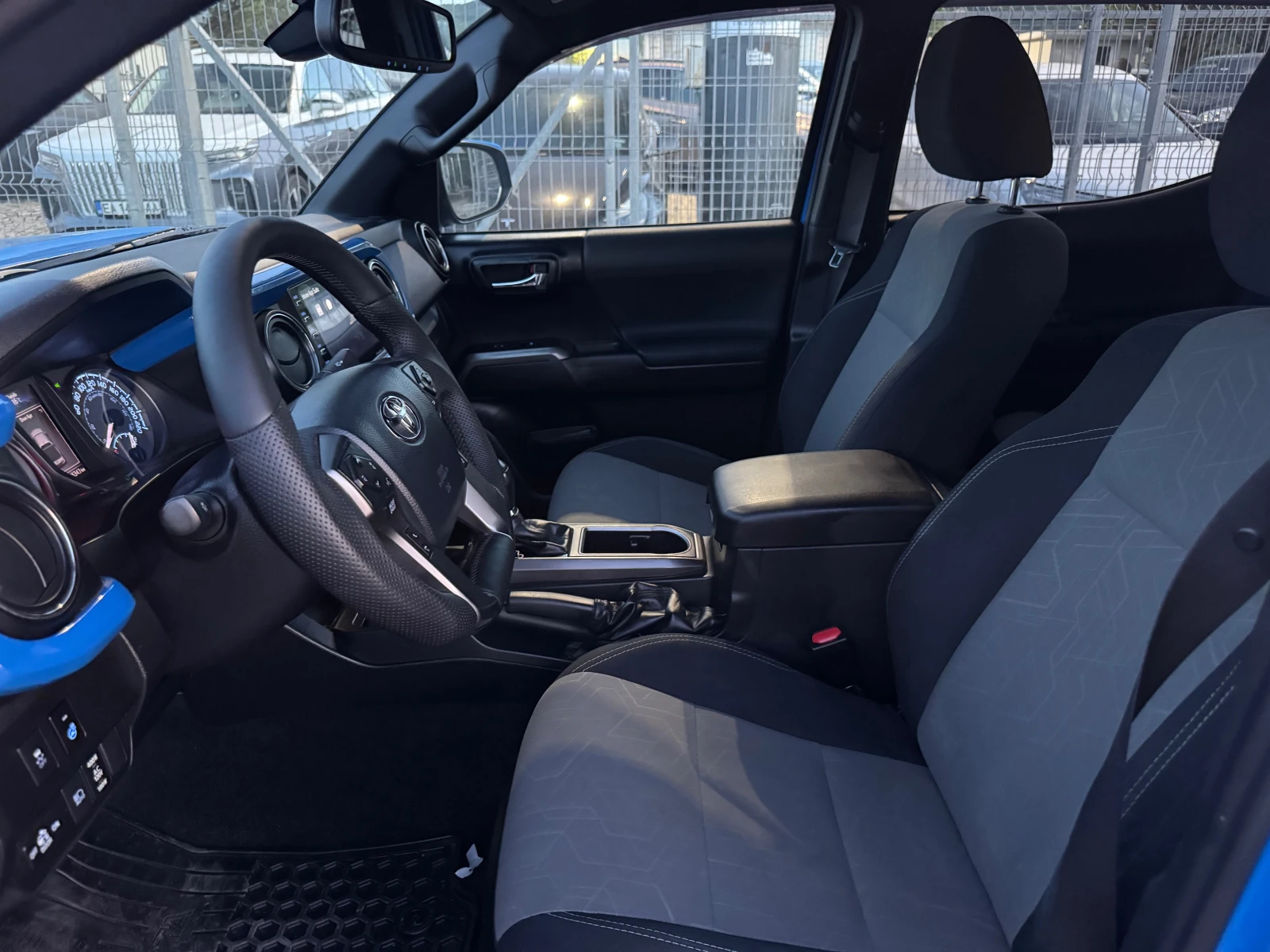 Toyota Tacoma TRD OFFROAD, снимка 11 - Автомобили и джипове - 54620969