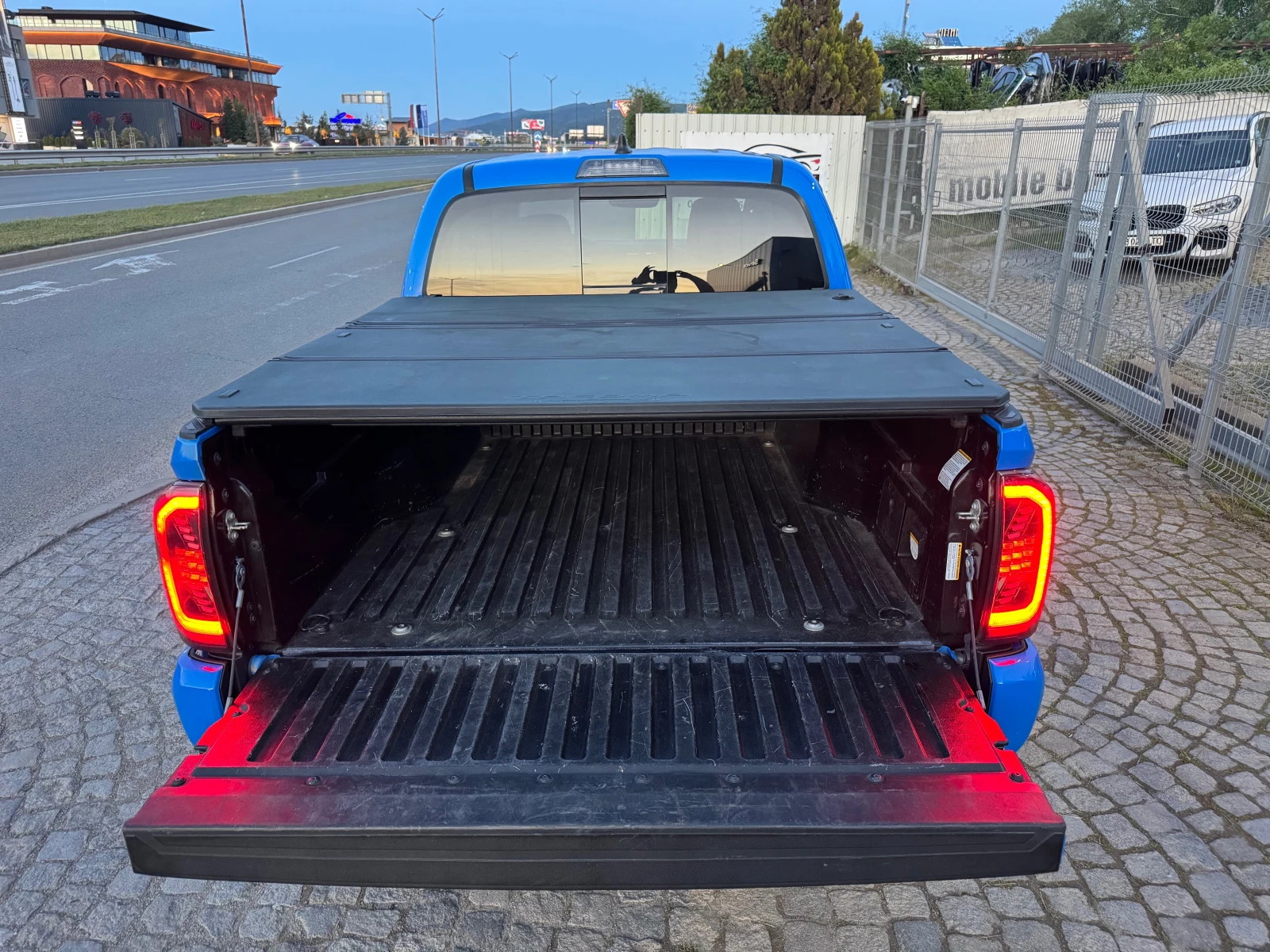 Toyota Tacoma TRD OFFROAD, снимка 15 - Автомобили и джипове - 54620969