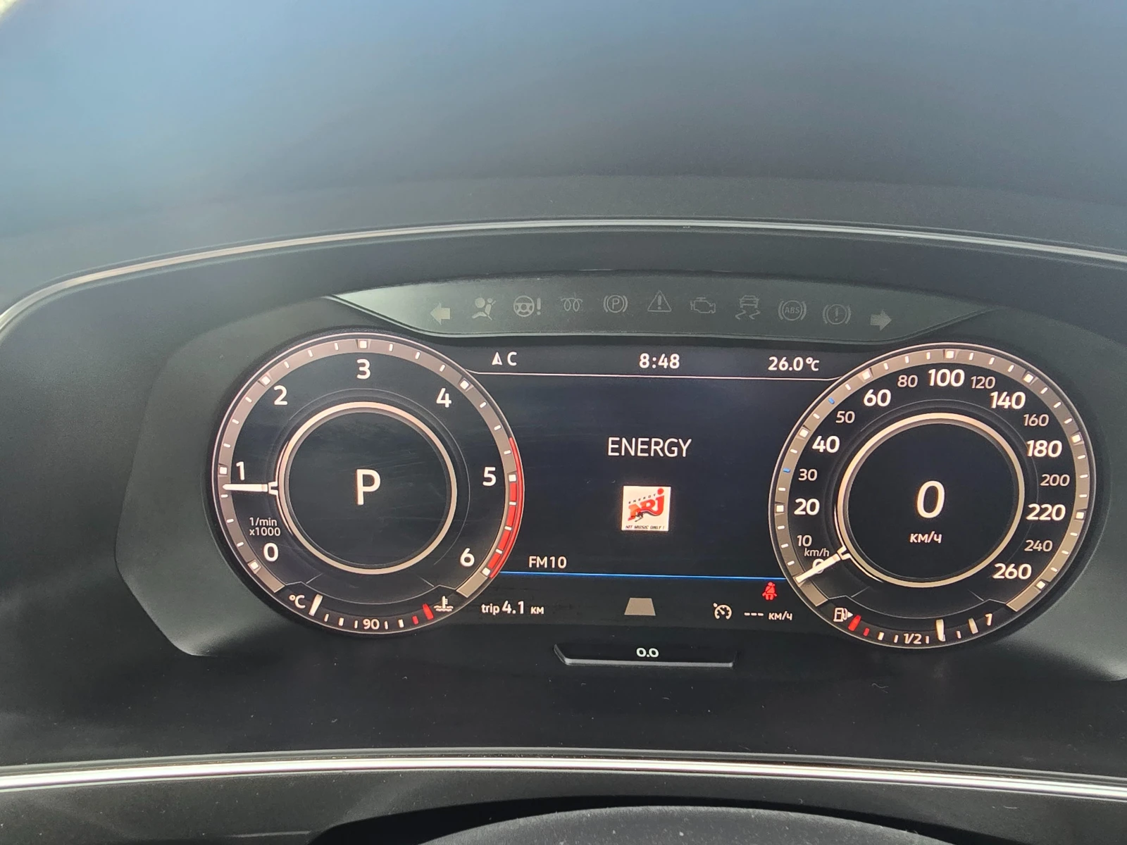 VW Tiguan 2, 0 TDI АВТОМАТИК !! МАКСИ !! ВСИЧКИ ЕКСТРИ !!, снимка 13 - Автомобили и джипове - 54806506