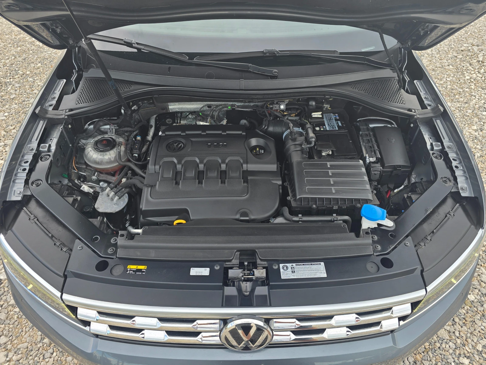 VW Tiguan 2, 0 TDI АВТОМАТИК !! МАКСИ !! ВСИЧКИ ЕКСТРИ !!, снимка 15 - Автомобили и джипове - 54806506