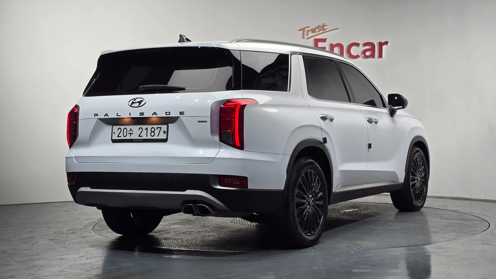 Hyundai Palisade 3.8 4WD* EXCLUSIVE* 7 MEСТА* OБДУХВАНЕ, снимка 2 - Автомобили и джипове - 55486226