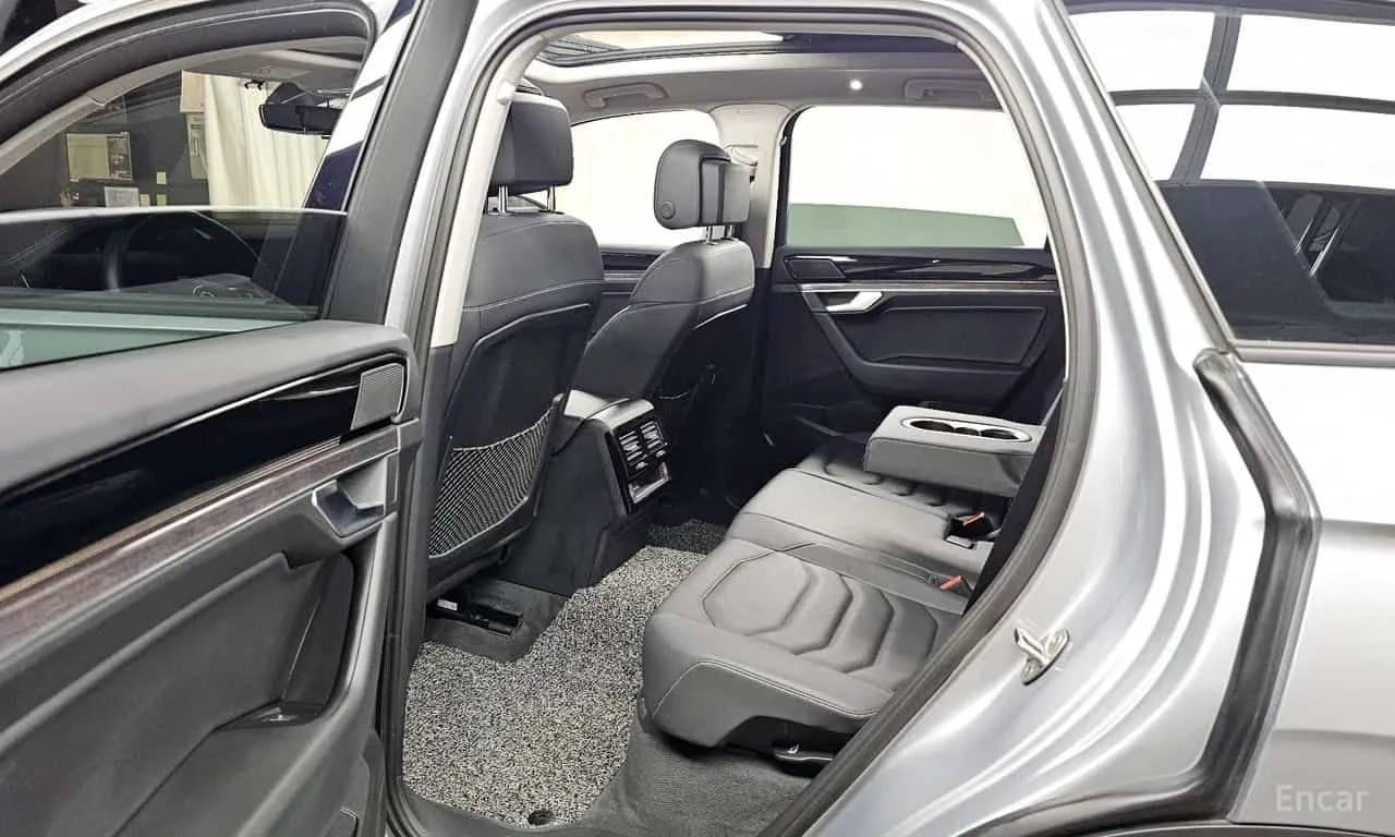 VW Touareg 3.0 TDI 286hp Premium , снимка 11 - Автомобили и джипове - 55654568