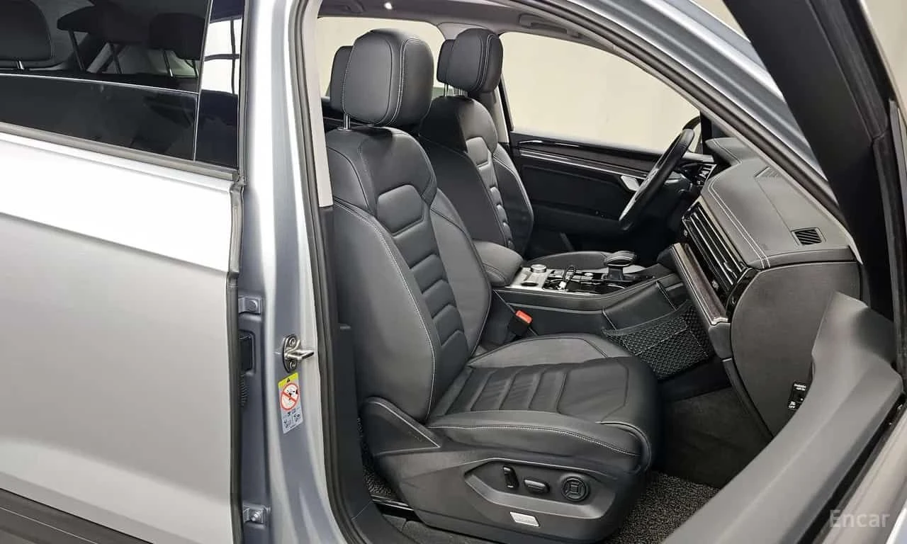 VW Touareg 3.0 TDI 286hp Premium , снимка 12 - Автомобили и джипове - 55654568