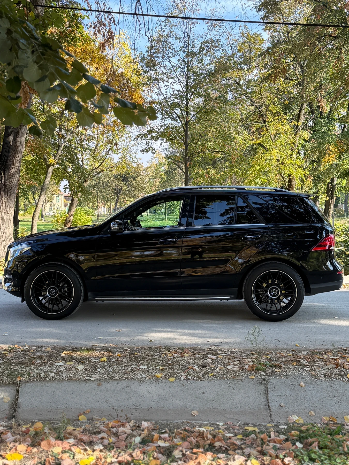 Mercedes-Benz GLE 350, снимка 2 - Автомобили и джипове - 56665379