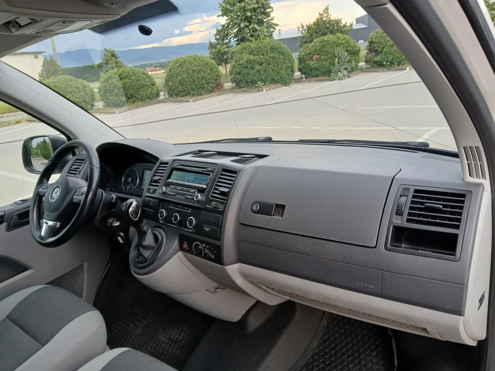 VW Transporter 2.0TDI DSG!КЛИМАТИК! ЛИЗИГ!!!, снимка 10 - Бусове и автобуси - 54767916