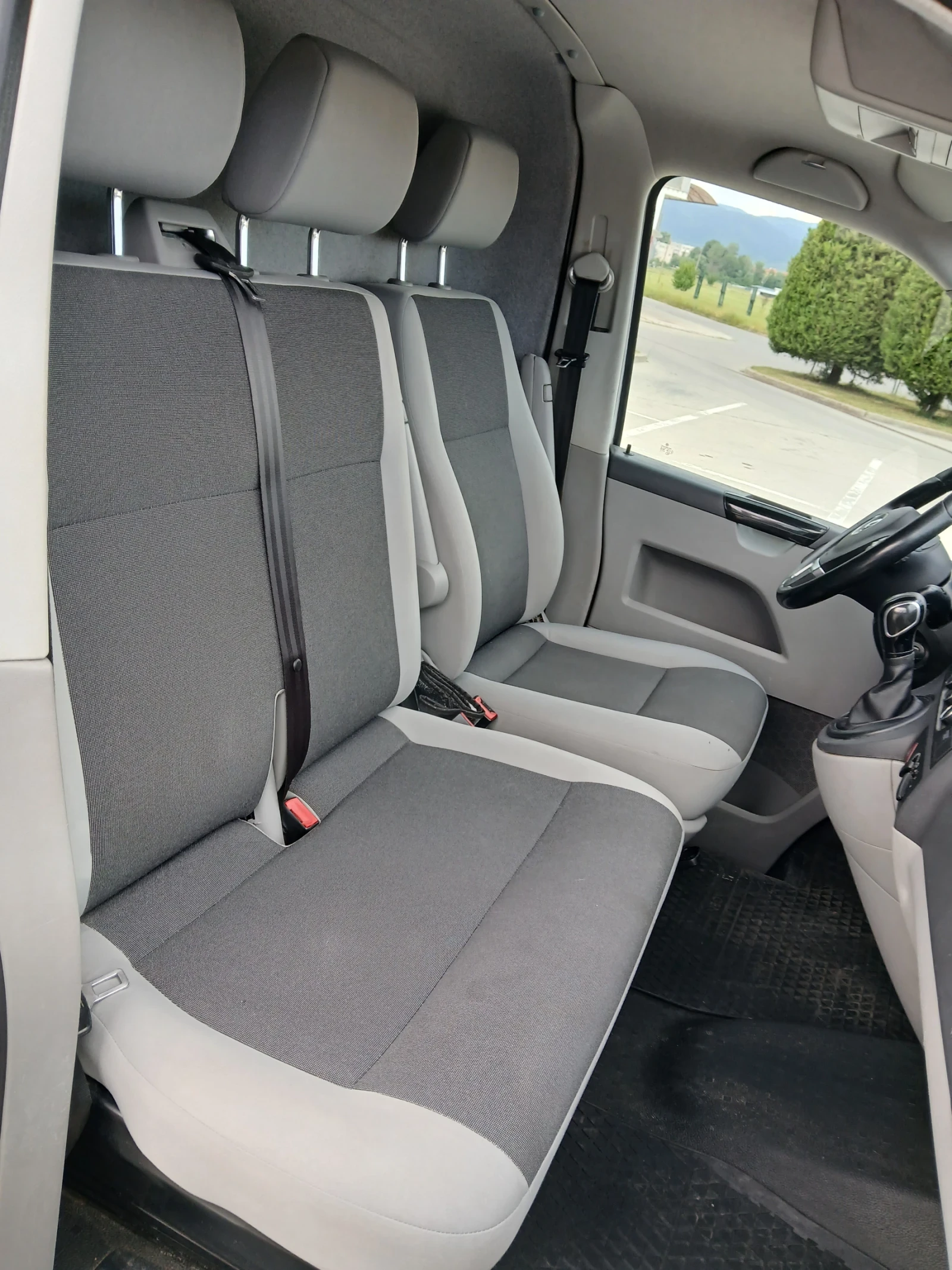 VW Transporter 2.0TDI DSG!КЛИМАТИК! ЛИЗИГ!!!, снимка 14 - Бусове и автобуси - 54767916