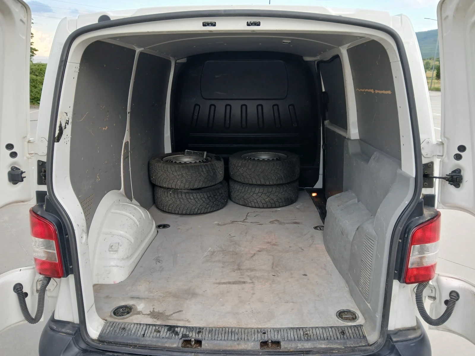 VW Transporter 2.0TDI DSG!КЛИМАТИК! ЛИЗИГ!!!, снимка 15 - Бусове и автобуси - 54767916