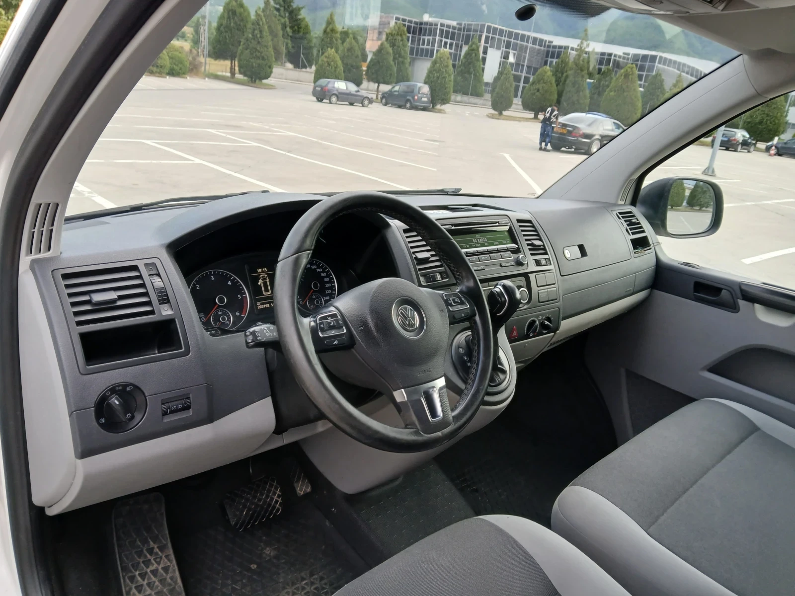 VW Transporter 2.0TDI DSG!КЛИМАТИК! ЛИЗИГ!!!, снимка 8 - Бусове и автобуси - 54767916