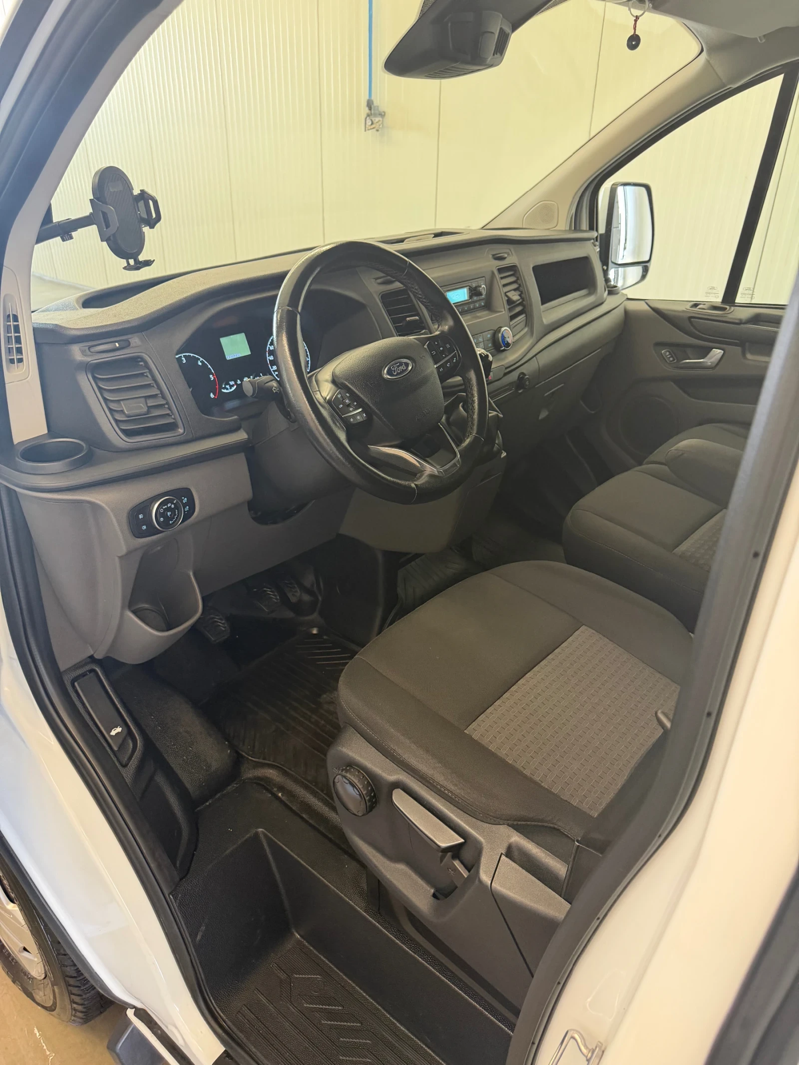 Ford Transit Custom, снимка 10 - Бусове и автобуси - 55081998