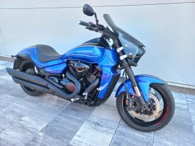  Suzuki Boulevard