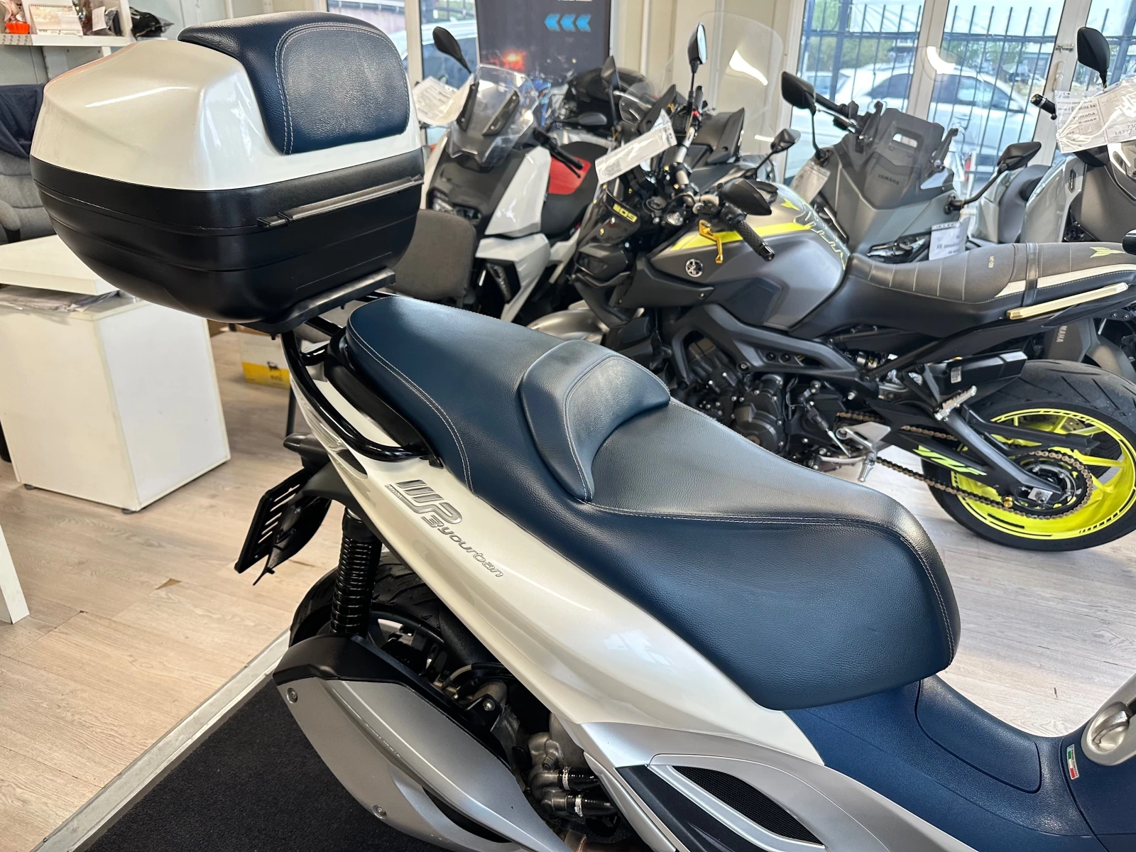 Piaggio Mp3 300ie Yourban 06.2011г., снимка 4 - Мотоциклети и мототехника - 56246823