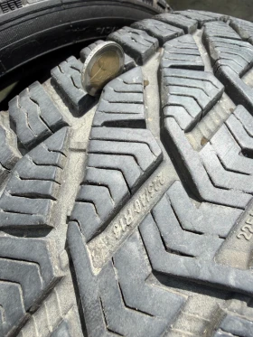 Гуми Зимни 225/40R18, снимка 8