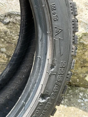 Гуми Зимни 225/40R18, снимка 7