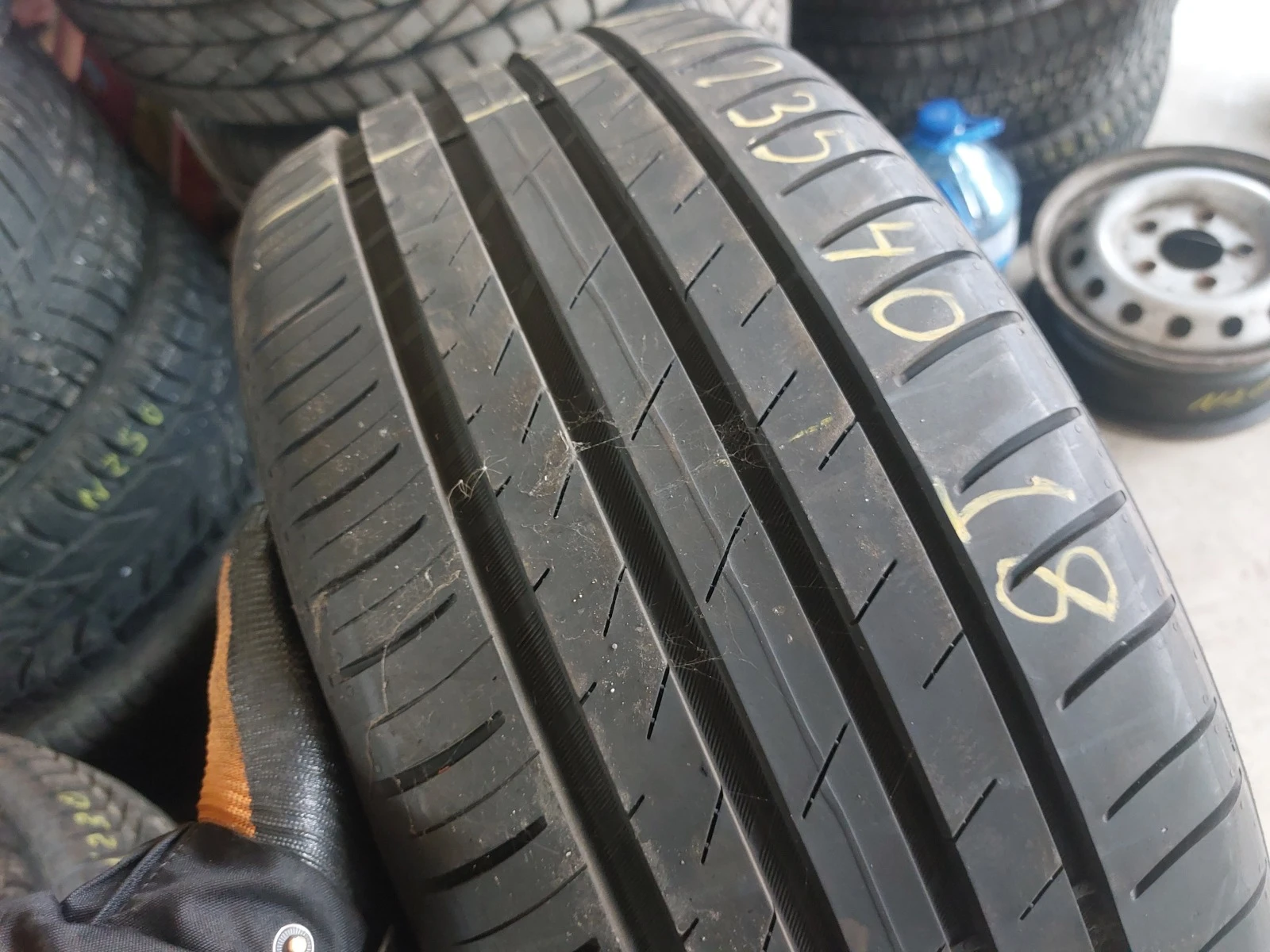  235/40R18 | Mobile.bg   1