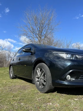 Toyota Auris 1.6, снимка 2