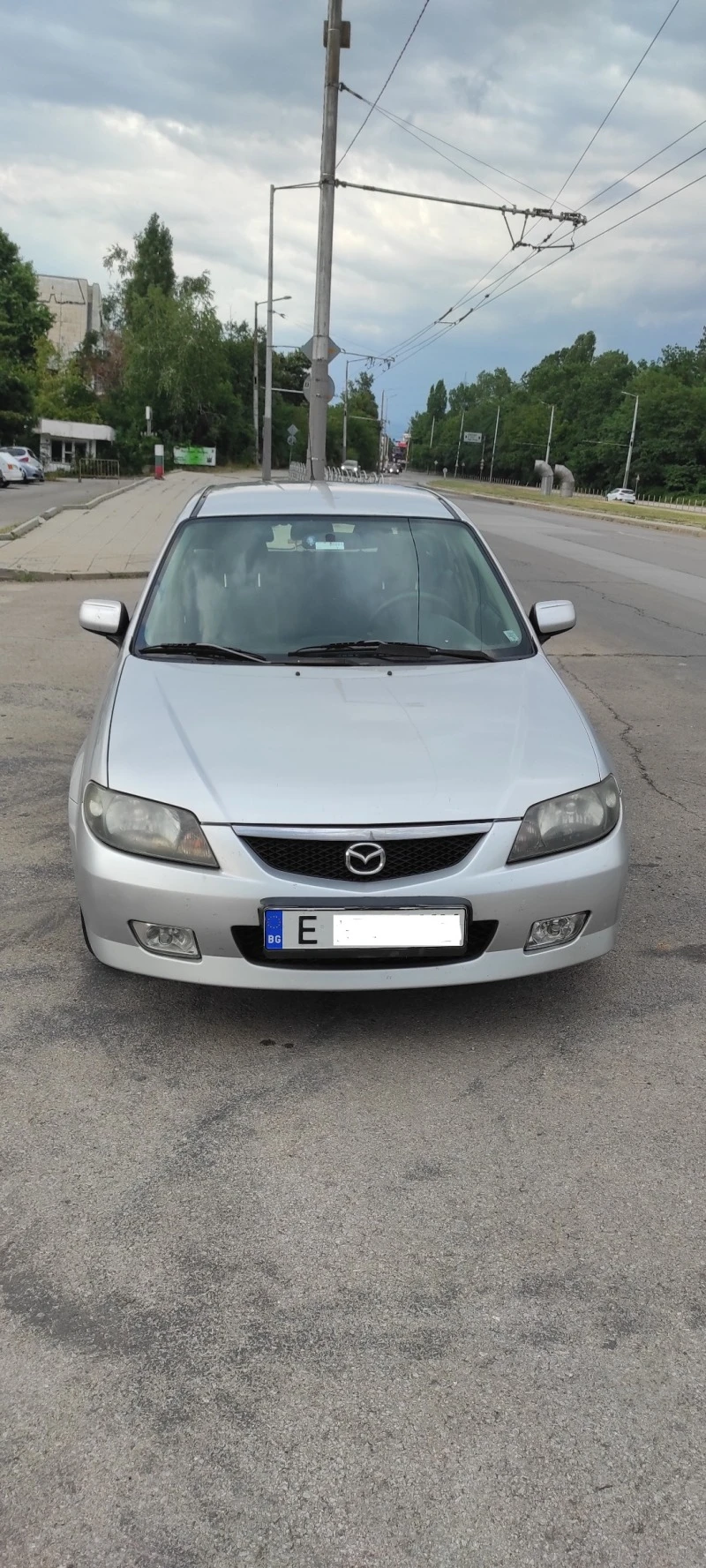 Mazda 323, снимка 1 - Автомобили и джипове - 47448018