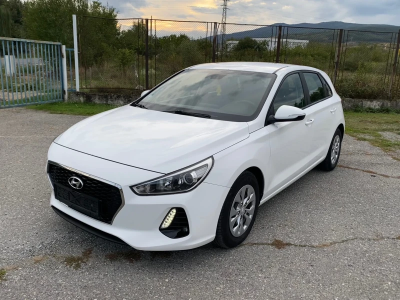 Hyundai I30 1.6CRDI Line Assistant, снимка 1 - Автомобили и джипове - 47358344