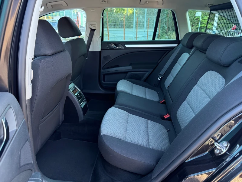 Skoda Superb 1.6TDI 105HP , снимка 8 - Автомобили и джипове - 51750598