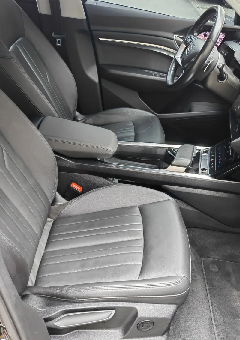 Audi E-Tron, снимка 2 - Автомобили и джипове - 52069290