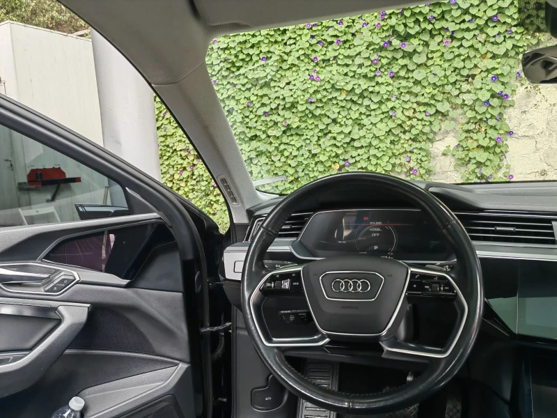Audi E-Tron, снимка 6 - Автомобили и джипове - 52069290