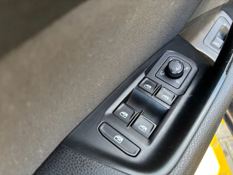 VW Passat 2.0 TDI, снимка 11 - Автомобили и джипове - 52501610