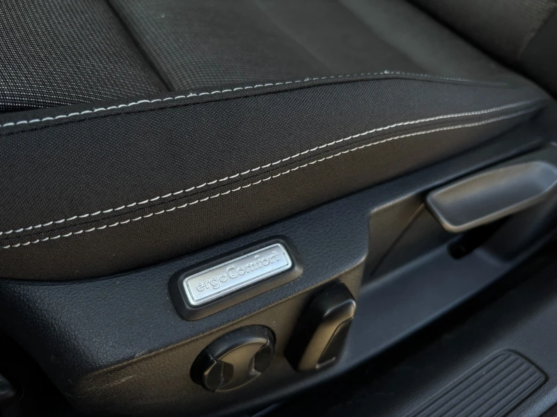 VW Passat 2.0 TDI, снимка 10 - Автомобили и джипове - 52501610