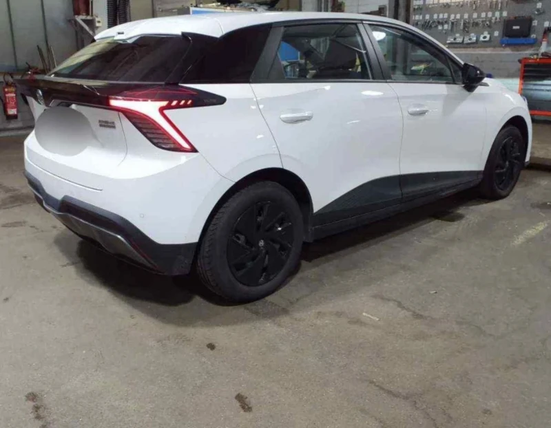 Mg MG4 Standard 51 KWh.Kamera.Navi.Led.125 kw, снимка 2 - Автомобили и джипове - 52855531