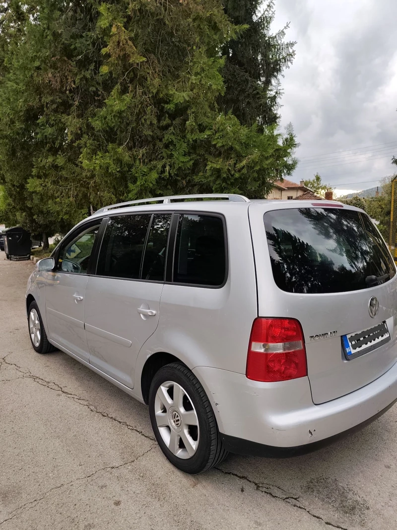 VW Touran, снимка 9 - Автомобили и джипове - 52923911