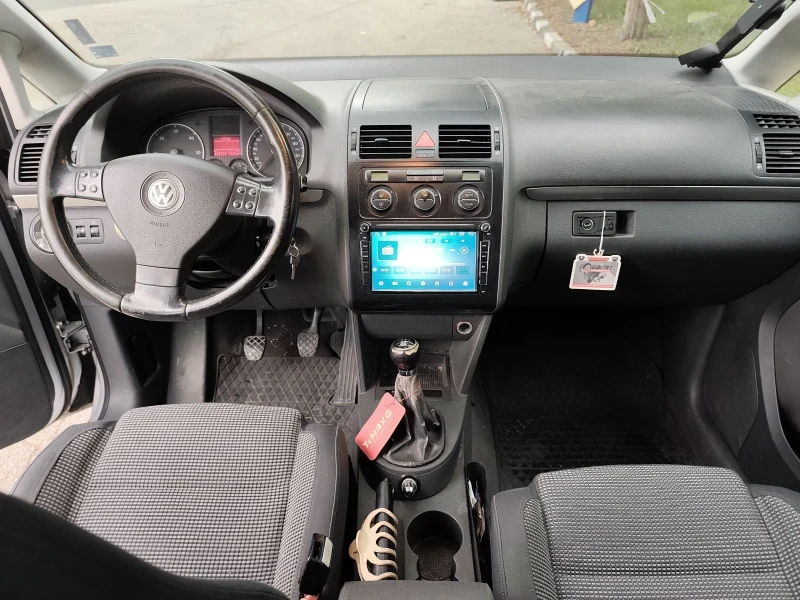 VW Touran, снимка 5 - Автомобили и джипове - 52923911