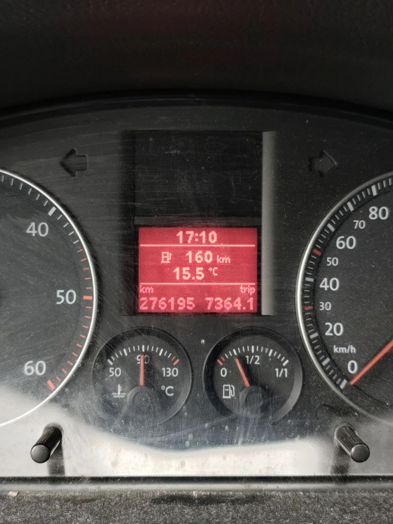 VW Touran, снимка 4 - Автомобили и джипове - 52923911