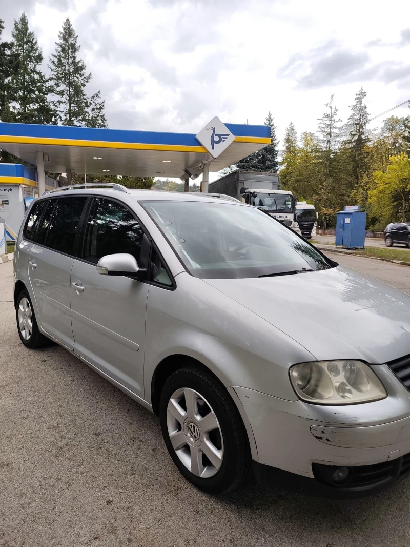 VW Touran, снимка 6 - Автомобили и джипове - 52923911