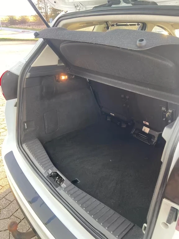 Ford C-max 1.5d Cool & Connect 120ps, снимка 15 - Автомобили и джипове - 52837279