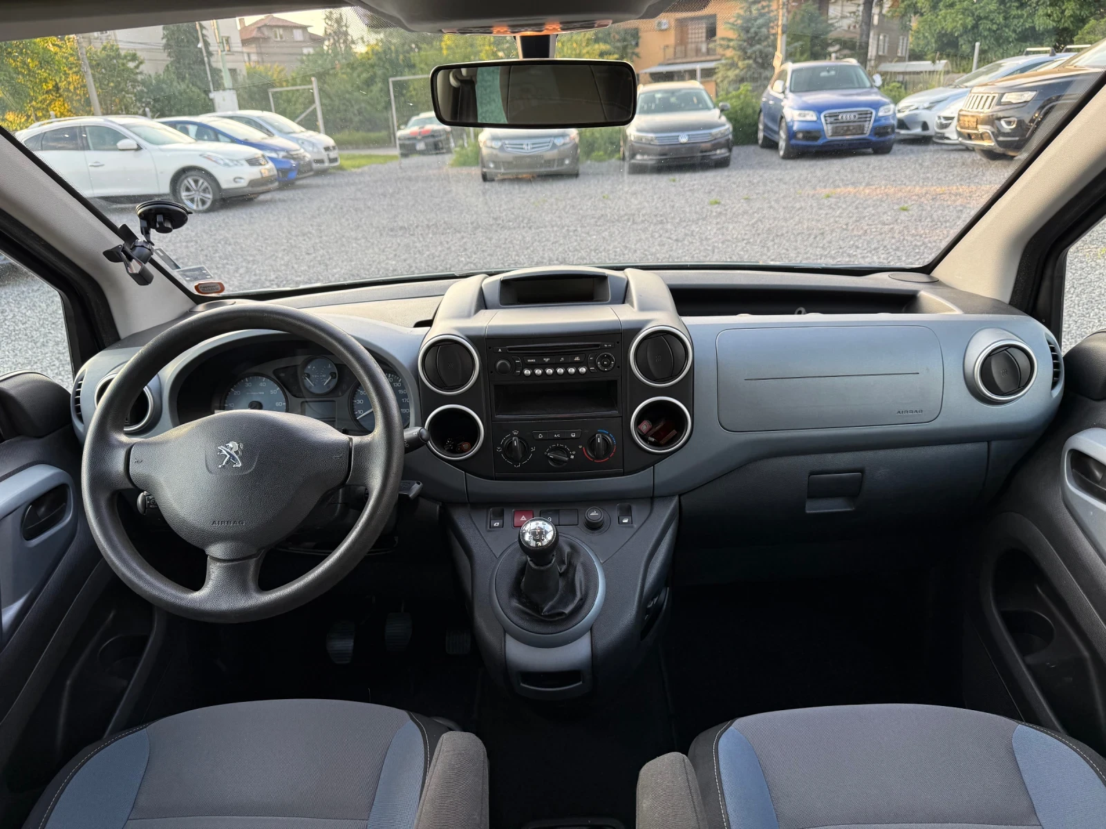 Peugeot Partner Facelift2012г. 1.6 eHDI(115hp) Пътнически/Обслужен - изображение 8