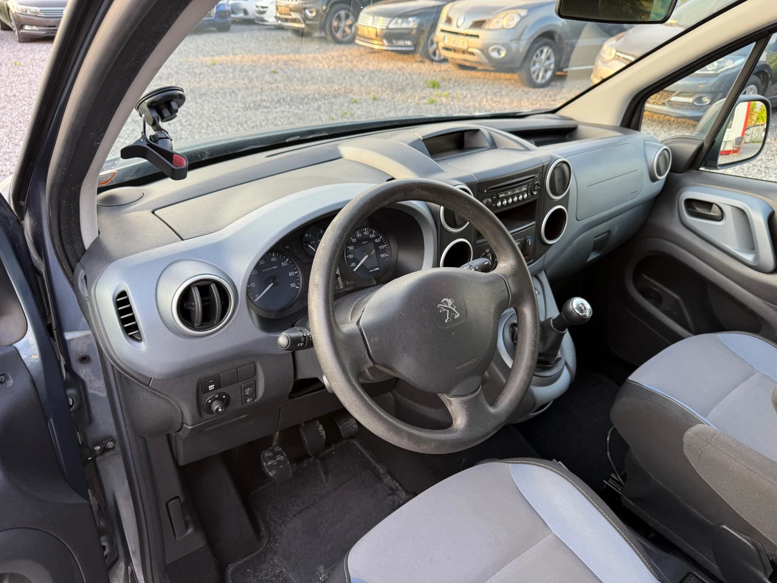 Peugeot Partner Facelift2012г. 1.6 eHDI(115hp) Пътнически/Обслужен - изображение 9