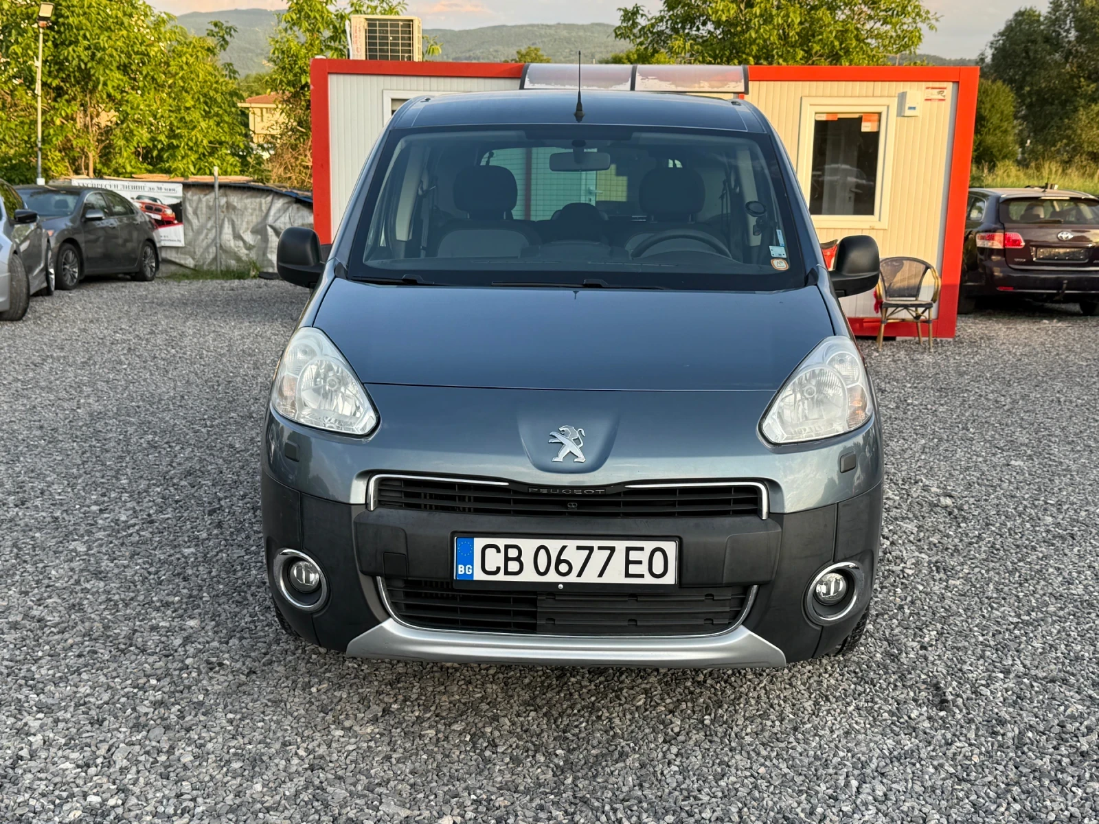 Peugeot Partner Facelift2012г. 1.6 eHDI(115hp) Пътнически/Обслужен - изображение 2