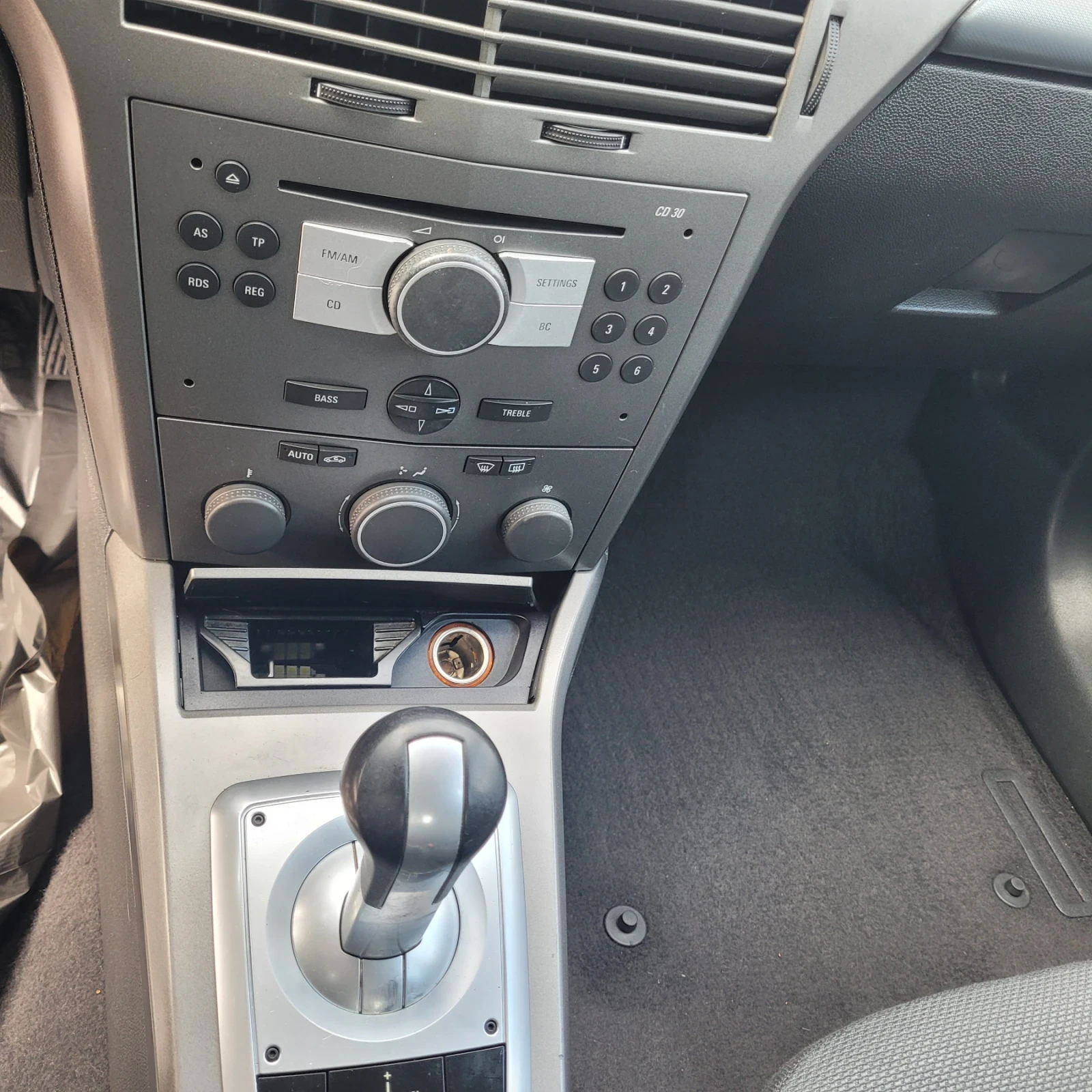 Opel Astra 1.6i/automat/klima - изображение 10