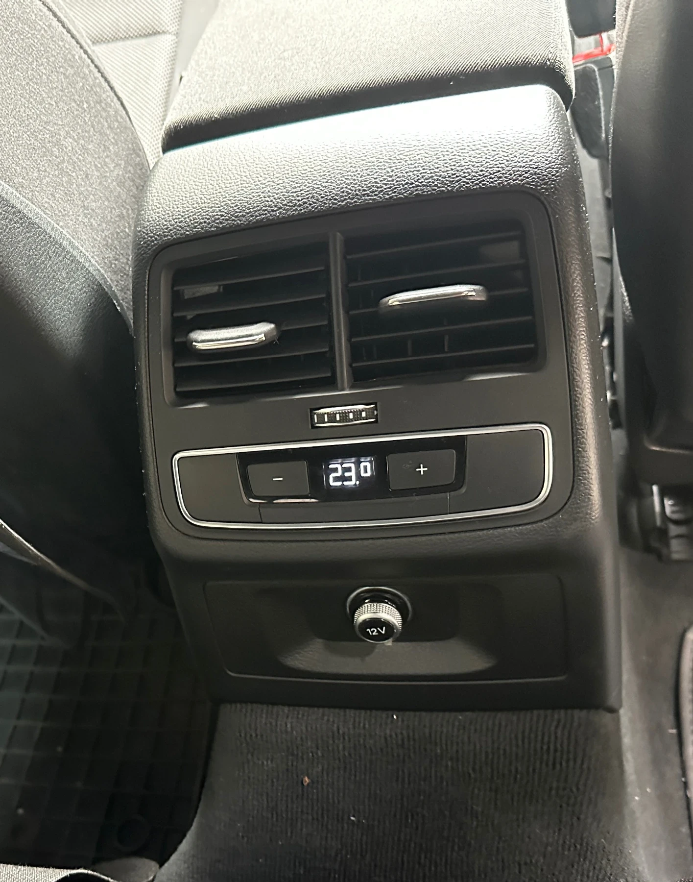 Audi A4 2.0TDI quattro  - изображение 8