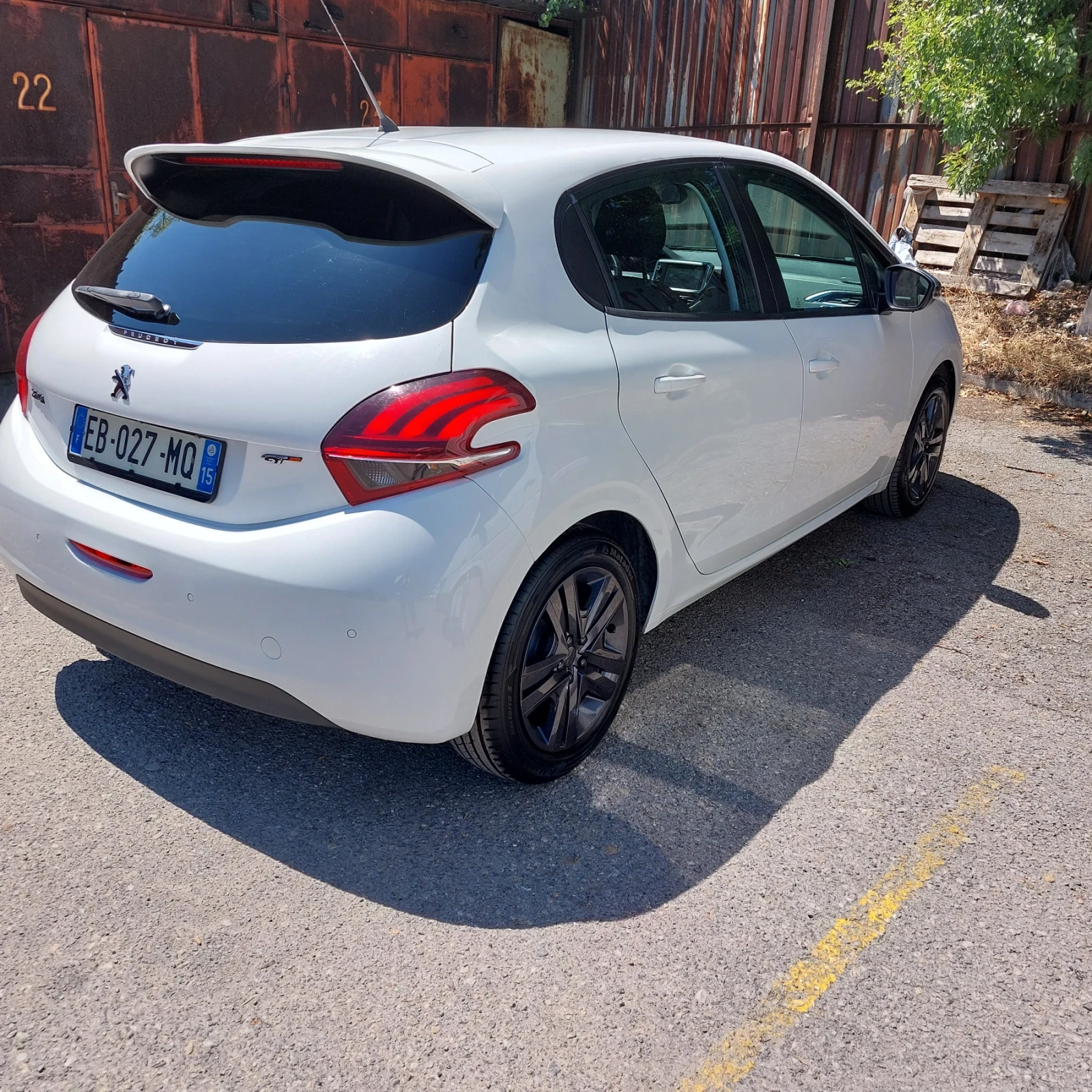 Peugeot 208 1.2 - изображение 3