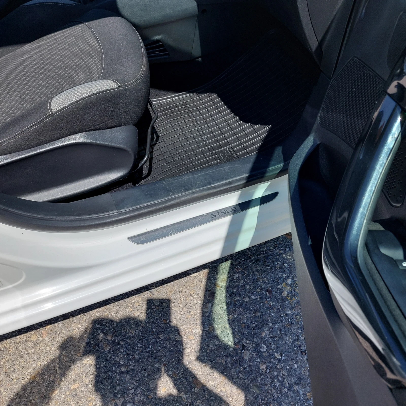 Peugeot 208 1.2 - изображение 8