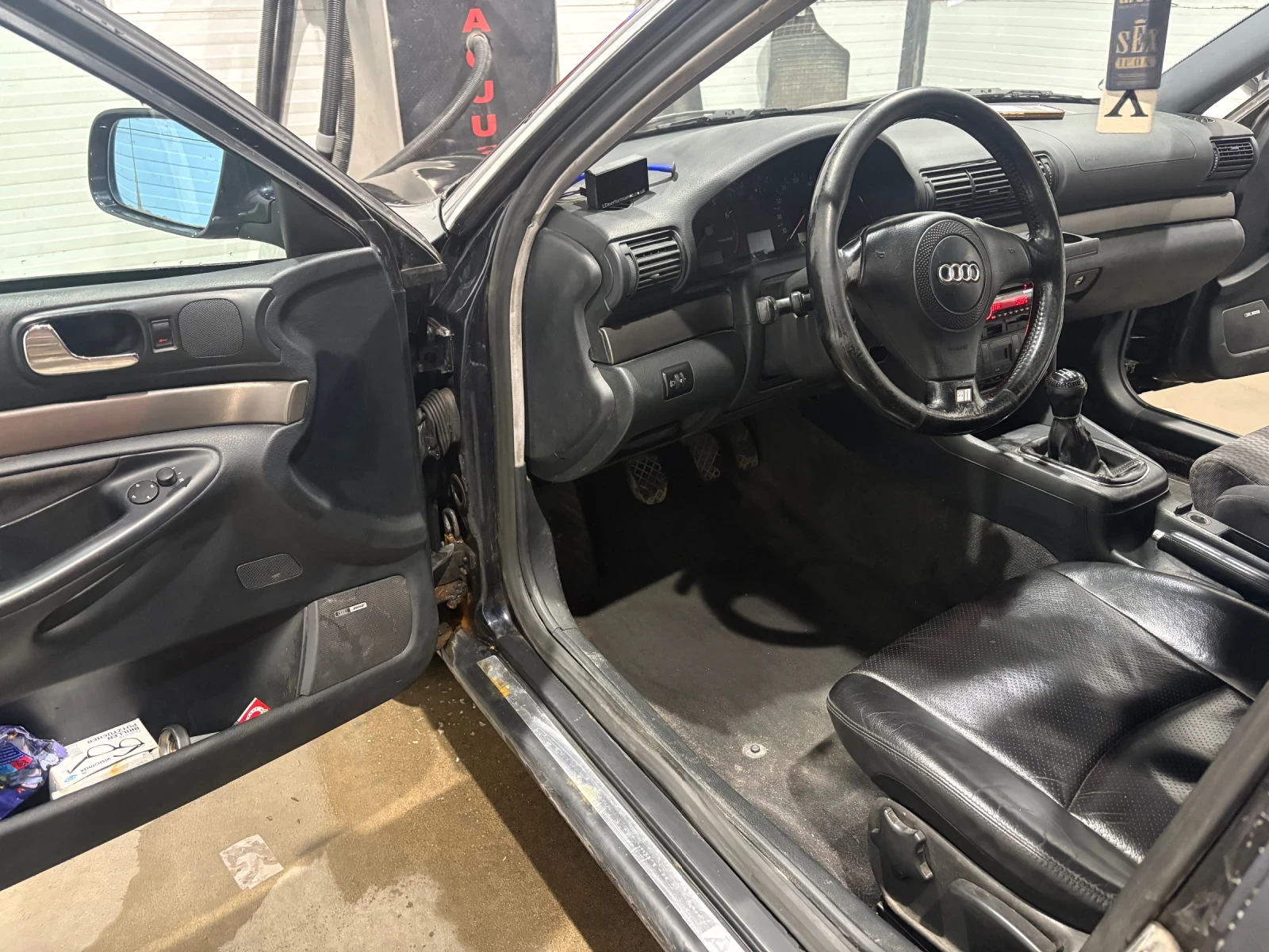 Audi A4 1.8T, снимка 11 - Автомобили и джипове - 53787769