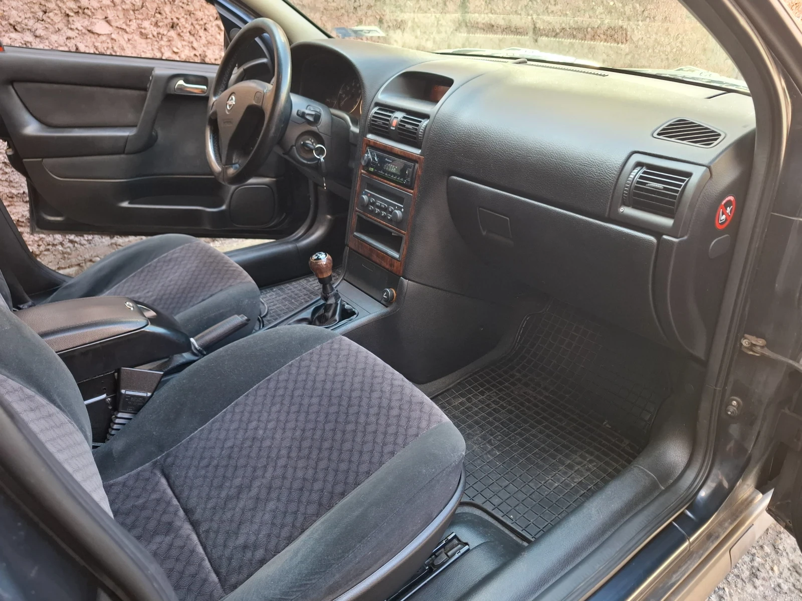 Opel Astra 1.6, снимка 6 - Автомобили и джипове - 53819615