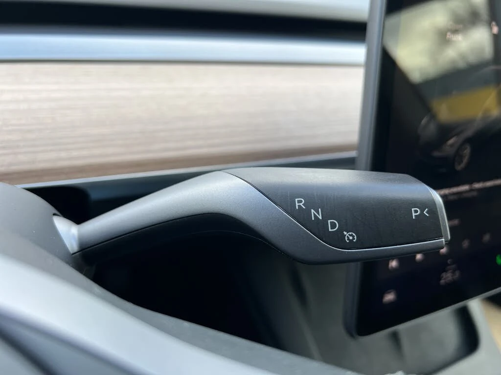 Tesla Model 3 RWD АвтоКредит  (ЦЕНА ДО БГ), снимка 3 - Автомобили и джипове - 53930103