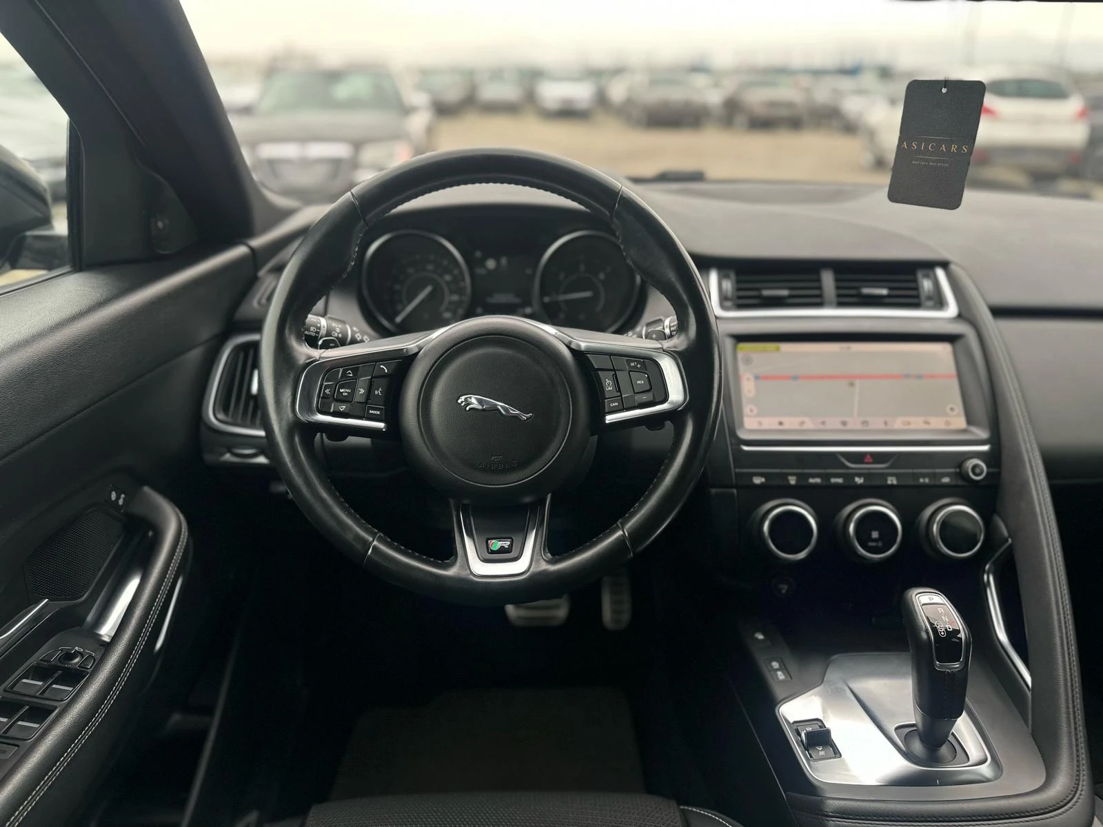 Jaguar E-pace / R-DYNAMIC / 4X4 / ДВА КОМПЛЕКТА ГУМИ С ДЖАНТИ /, снимка 15 - Автомобили и джипове - 54056458