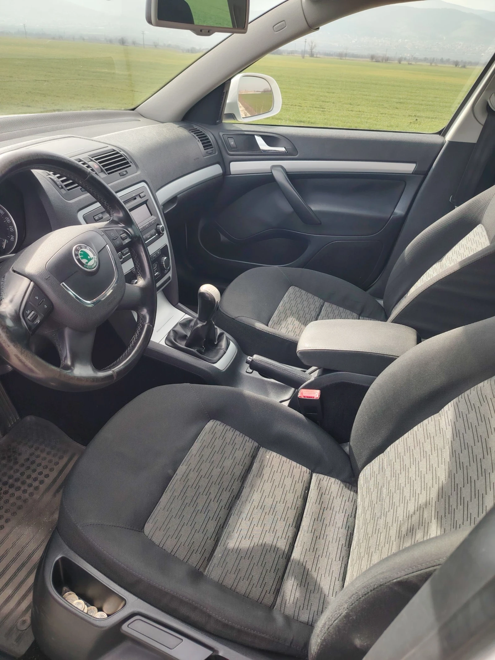 Skoda Octavia 1.6 TDI, снимка 16 - Автомобили и джипове - 54123963