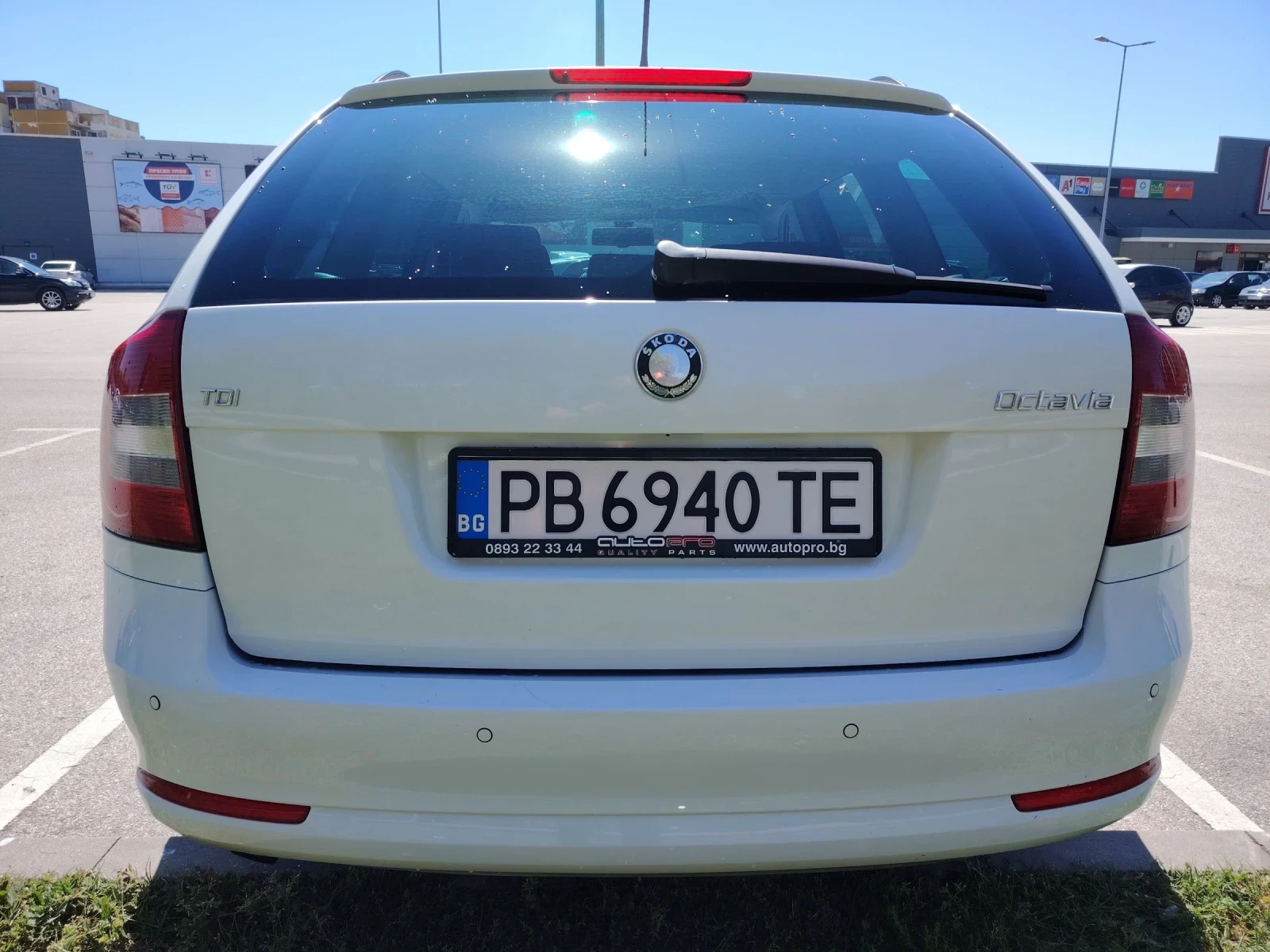 Skoda Octavia 1.6 TDI, снимка 15 - Автомобили и джипове - 54123963