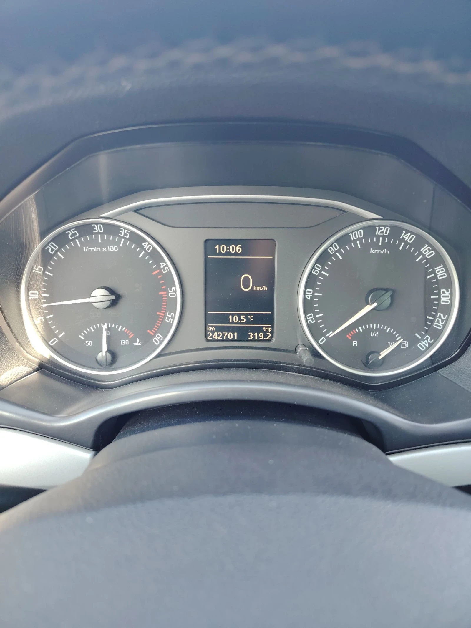 Skoda Octavia 1.6 TDI, снимка 12 - Автомобили и джипове - 54123963