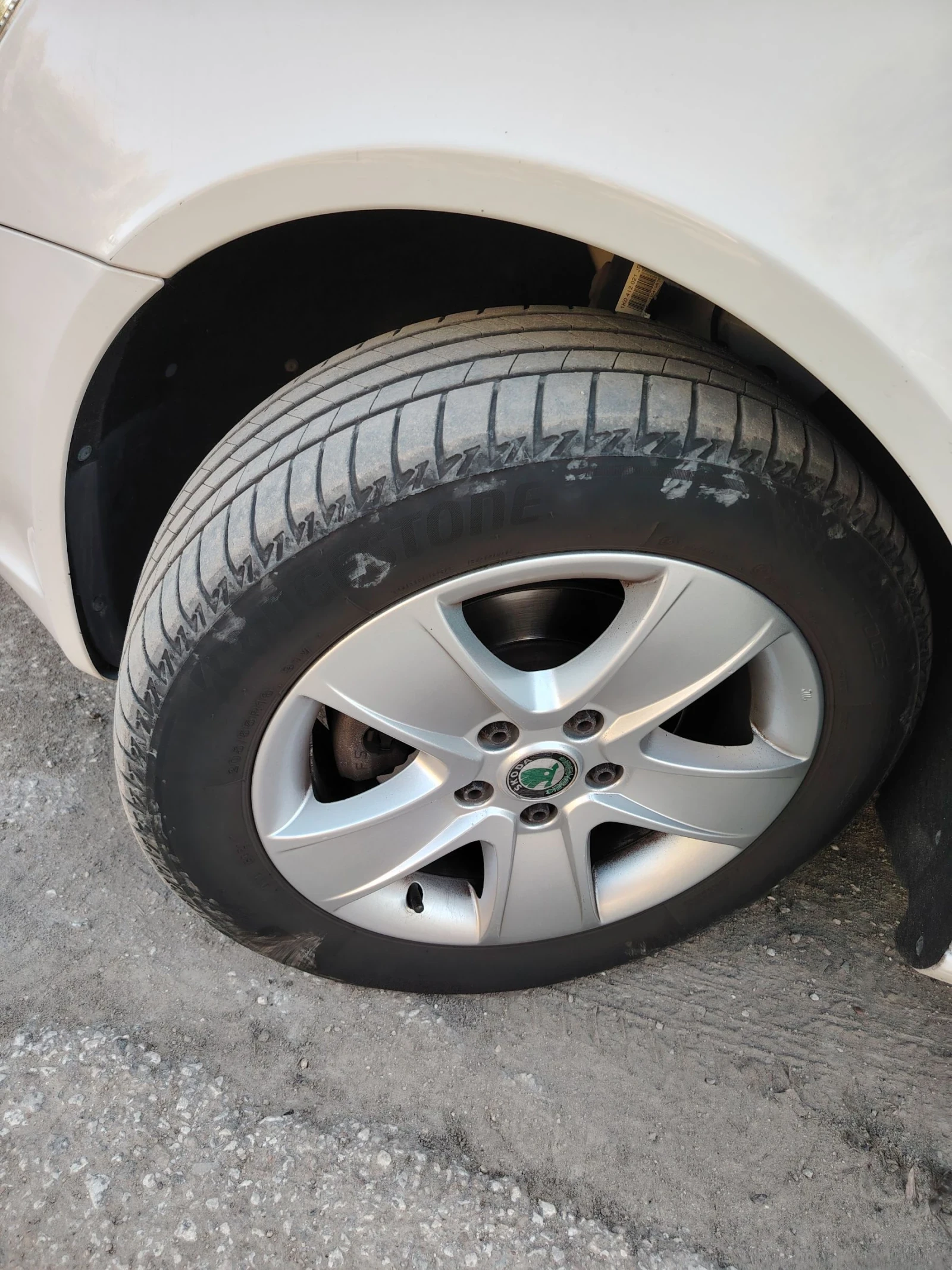 Skoda Octavia 1.6 TDI, снимка 7 - Автомобили и джипове - 54123963