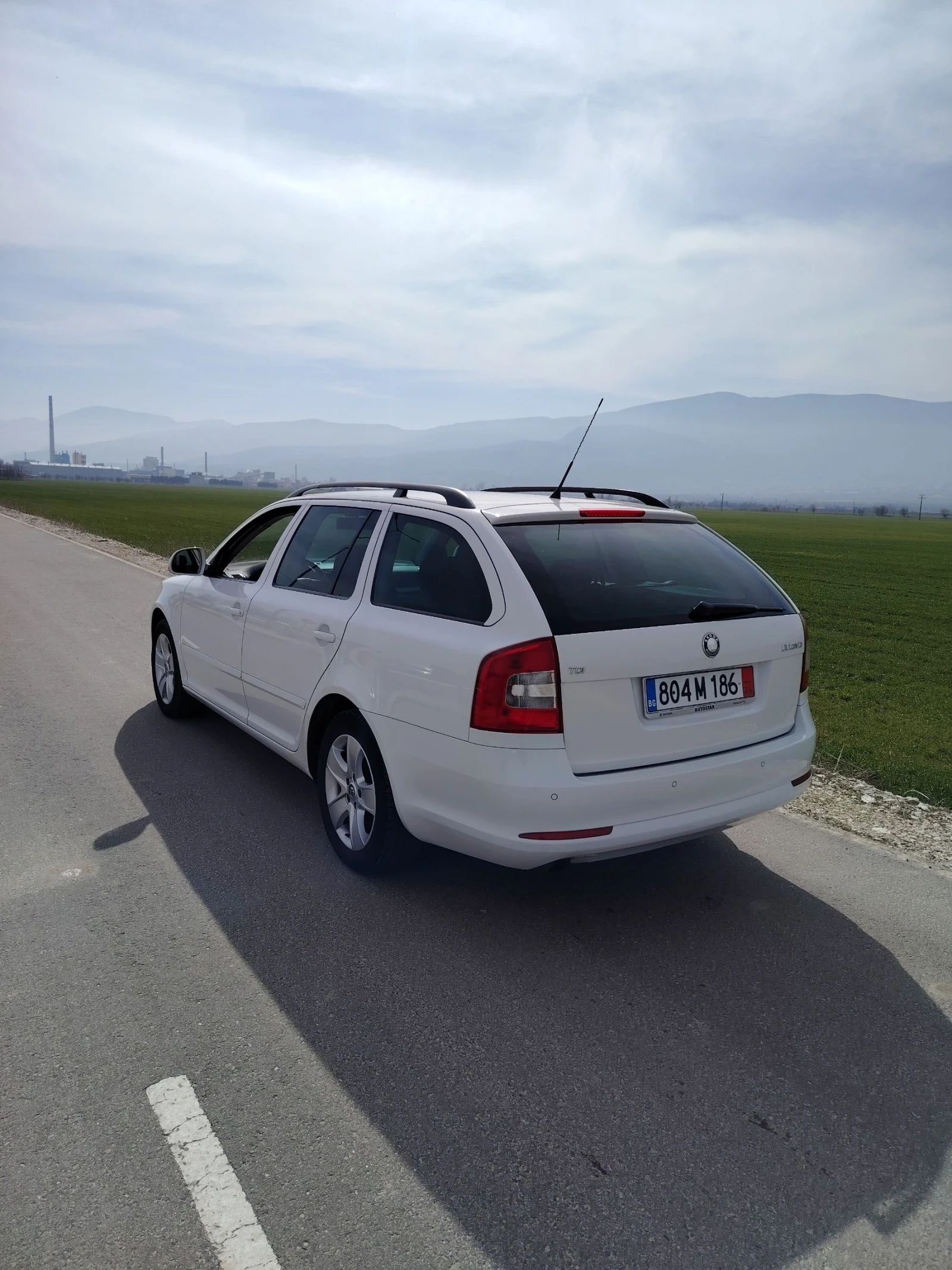 Skoda Octavia 1.6 TDI, снимка 3 - Автомобили и джипове - 54123963