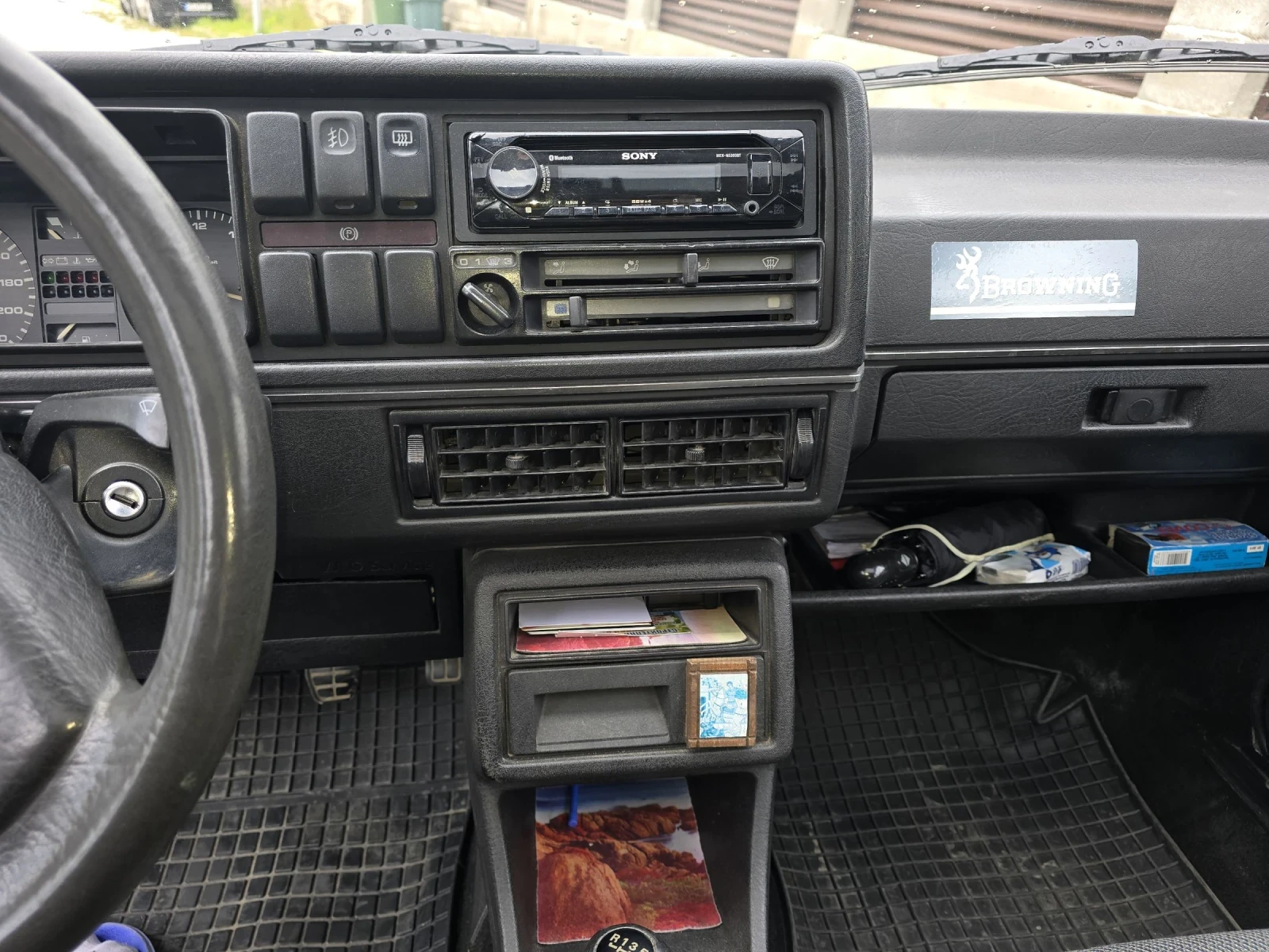 VW Golf 1.8 90hp, снимка 10 - Автомобили и джипове - 54358753