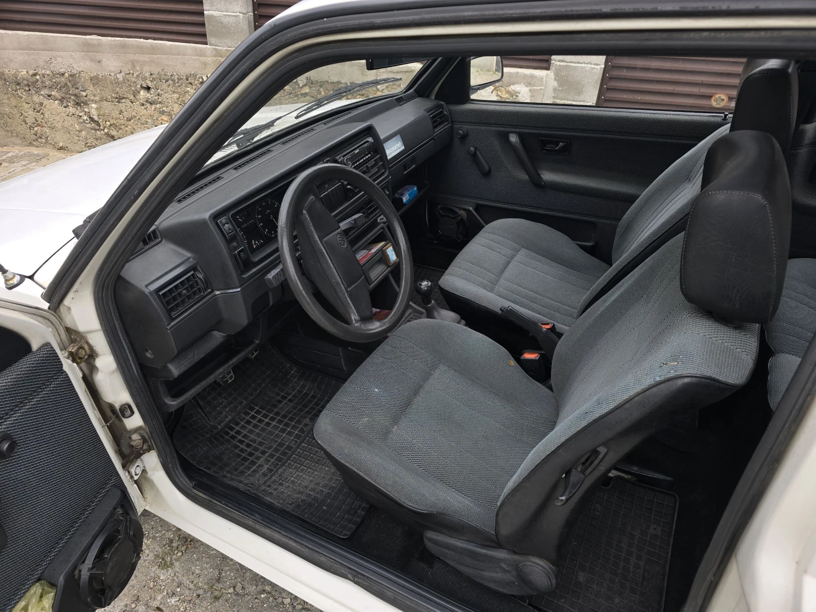 VW Golf 1.8 90hp, снимка 6 - Автомобили и джипове - 54358753
